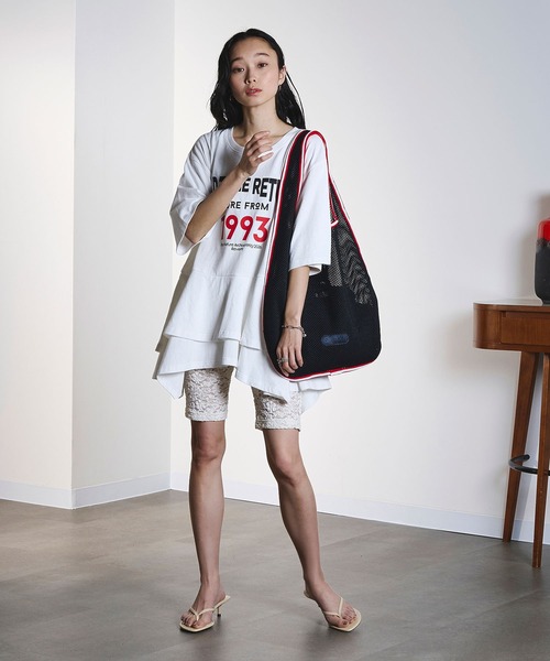 OUTDOOR PRODUCTS(アウトドアプロダクツ)の「(OUTDOOR)TAPE MESH TOTE(ショルダーバッグ・レディース・ブラック/ホワイト・ONE SIZE)」の8枚目の写真