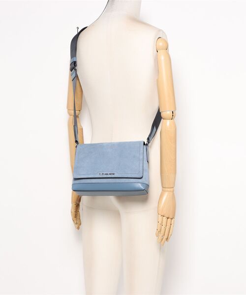 MICHAEL KORS(マイケルコース)の「FLAP XBODY(ショルダーバッグ・メンズ・ブルー系・FREE)」の5枚目の写真