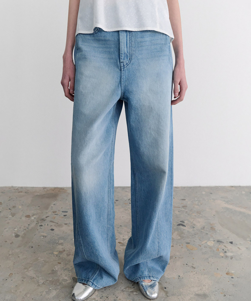 ANDNEEDS(アンドニーズ)の「Erra line wide pants (light blue)(デニムパンツ・レディース・その他・SMALL/MEDIUM/LARGE)」の1枚目の写真