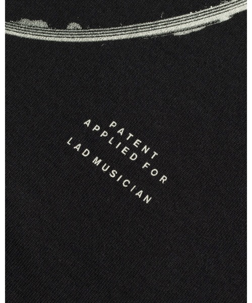 LAD MUSICIAN(ラッドミュージシャン)の「Gibson × LAD MUSICIAN PRINT T-SHIRT(Tシャツ/カットソー・メンズ・ブラック・42/44/46)」の5枚目の写真