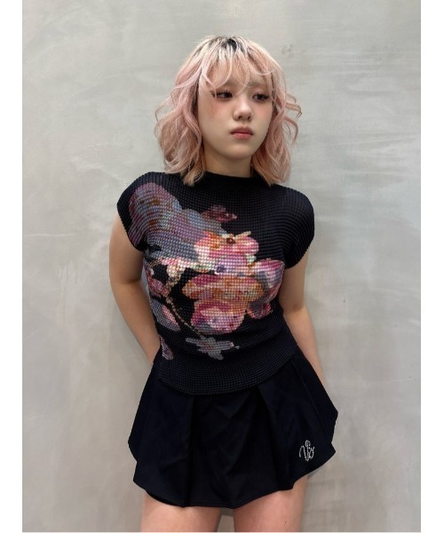 Desigual(デシグアル)の「フラワープリントハイネックトップス【2026秋冬新作】(シャツ/ブラウス・レディース・ブラック・M/L)」の1枚目の写真