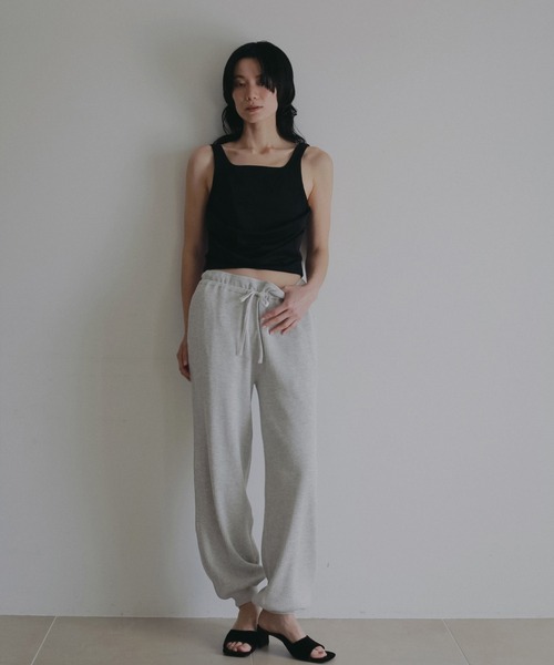 anuke(アンヌーク)の「Drape Cut Tanktop(タンクトップ・レディース・ブラック/アイボリー・FREE)」の9枚目の写真