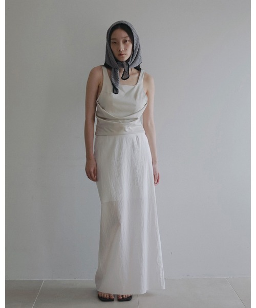 anuke(アンヌーク)の「Drape Cut Tanktop(タンクトップ・レディース・ブラック/アイボリー・FREE)」の6枚目の写真