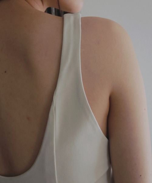 anuke(アンヌーク)の「Drape Cut Tanktop(タンクトップ・レディース・ブラック/アイボリー・FREE)」の14枚目の写真