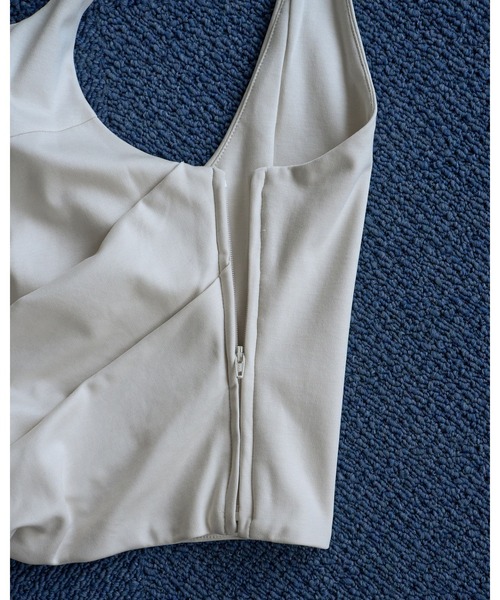 anuke(アンヌーク)の「Drape Cut Tanktop(タンクトップ・レディース・ブラック/アイボリー・FREE)」の12枚目の写真