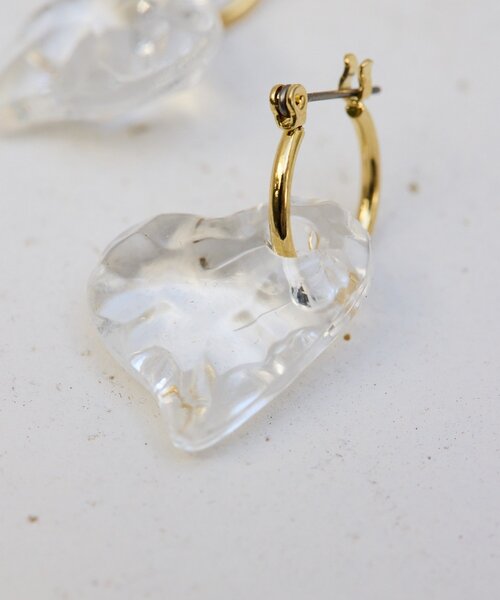 ear PAPILLONNER(イアパピヨネ)の「《チタンポスト》クリアハートピアス(ピアス(両耳用)・レディース・シルバー/ゴールド・FREE)」の10枚目の写真