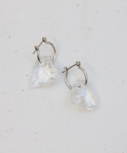 ear PAPILLONNER(イアパピヨネ)の「《チタンポスト》クリアハートピアス(ピアス(両耳用)・レディース・シルバー/ゴールド・FREE)」の12枚目の写真