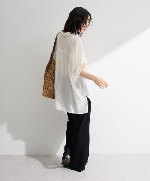 Green Parks(グリーンパークス)の「タック入りオーバーサイズシャツ(シャツ/ブラウス・レディース・ブラック/レッド/サックスブルー/オフホワイト・FREE)」の8枚目の写真