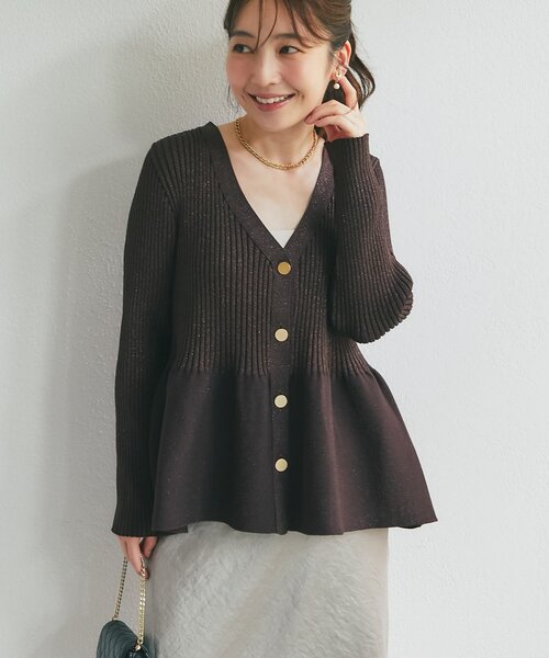 La boutique BonBon(ラブティックボンボン)の「【再販・お上品きらきら】ラメペプラム前後2WAYカーディガン(カーディガン/ボレロ・レディース・チャコールグレー/ホワイト/ネイビー/ブラウン/ピンク・FREE)」の6枚目の写真
