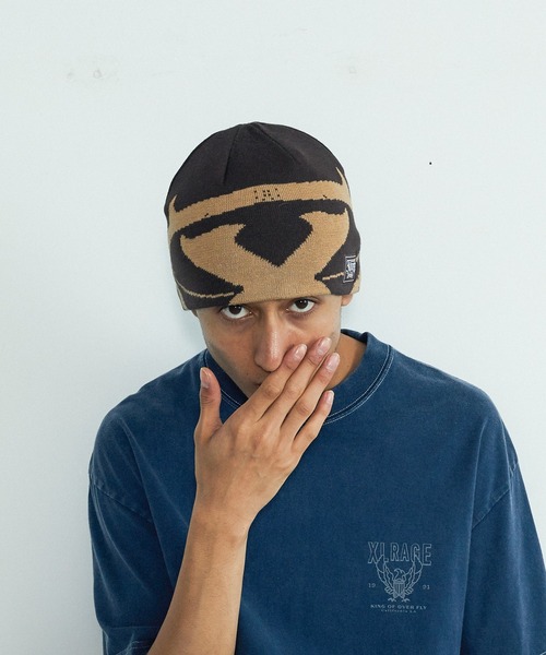 XLARGE（エクストララージ）の「X MONSTER LOGO BEANIE（キャップ・メンズ・ブラック/ネイビー/ブラウン・ONE SIZE）」の2枚目の写真