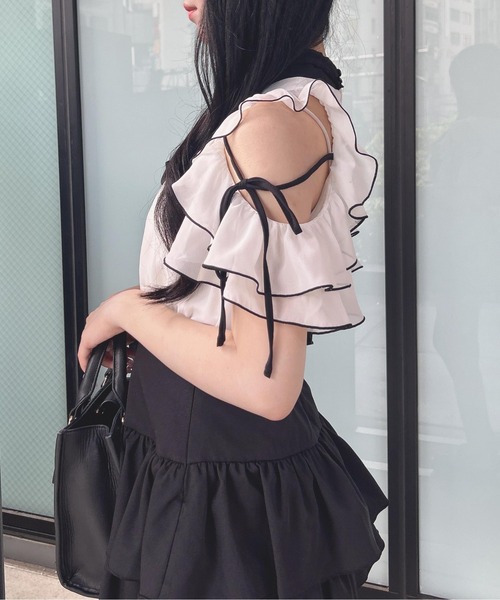 INGNI（イング）の「2Wayリボン配色肩あきフリルブラウス（シャツ/ブラウス・レディース・ホワイト×ブラック/ホワイト系7/ピンク系その他3・M）」の6枚目の写真