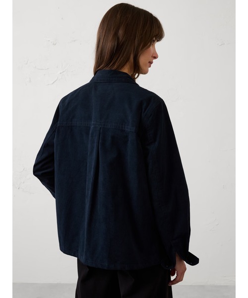 BANANA REPUBLIC FACTORY STORE(バナナリパブリック ファクトリーストア)の「BANANA REPUBLIC FACTORY STORE リラックスフィットコーデュロイシャツ(シャツ/ブラウス・レディース・アイボリー/ブラウン/ネイビー・L/M/S/XS)」の5枚目の写真