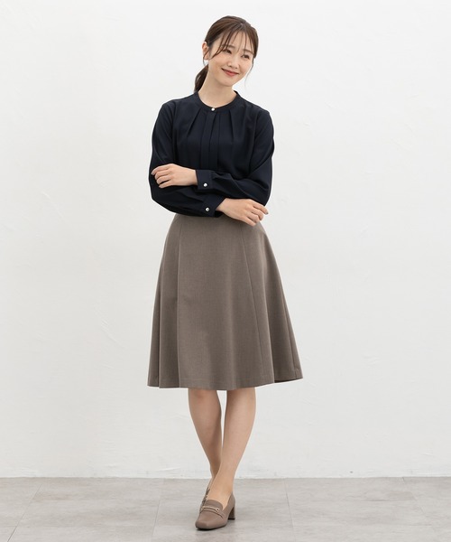 Honeys(ハニーズ)の「バンドカラーブラウス(シャツ/ブラウス・レディース・ネイビー/グレイッシュベージュ/ブルーグリーン/アイボリー・3L/L/LL/M/S/4L)」の7枚目の写真