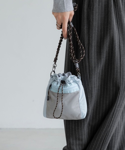 LOWRYS FARM(ローリーズファーム)の「【撥水機能付き】アミコードマルチWAYBAG 1051050(ショルダーバッグ・レディース・ブルー/ブラック・FREE)」の1枚目の写真
