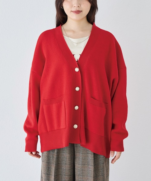 LAVEANGE（ラビアンジェ）の「ダブルニットVネックカーディガン｜ゴールドボタン/ゆったり/体型カバー/大きいサイズ（カーディガン/ボレロ・レディース・レッド/グレー/ブラック・F/3L/4L）」の10枚目の写真