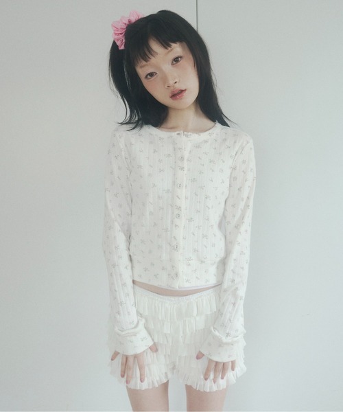 chernyy(チェルニー)の「chernyy eyelet cardigan / アイレットコンパクトカーディガン(カーディガン/ボレロ・レディース・ホワイト/ブラック・SMALL/MEDIUM/LARGE)」の1枚目の写真