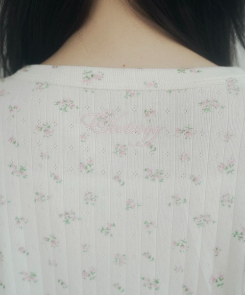 chernyy(チェルニー)の「chernyy eyelet cardigan / アイレットコンパクトカーディガン(カーディガン/ボレロ・レディース・ホワイト/ブラック・SMALL/MEDIUM/LARGE)」の7枚目の写真