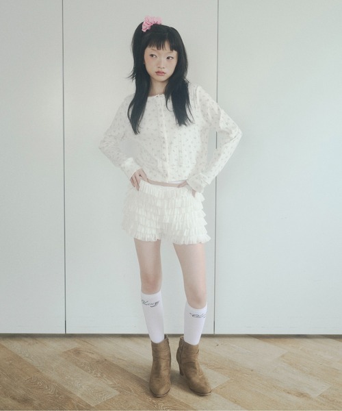 chernyy(チェルニー)の「chernyy eyelet cardigan / アイレットコンパクトカーディガン(カーディガン/ボレロ・レディース・ホワイト/ブラック・SMALL/MEDIUM/LARGE)」の3枚目の写真