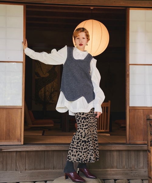 OMMO(オーエムエムオー)の「MERMAID KNIT SK(スカート・レディース・ブラック/ブラウン系その他/レッド/ホワイト・38/36)」の22枚目の写真
