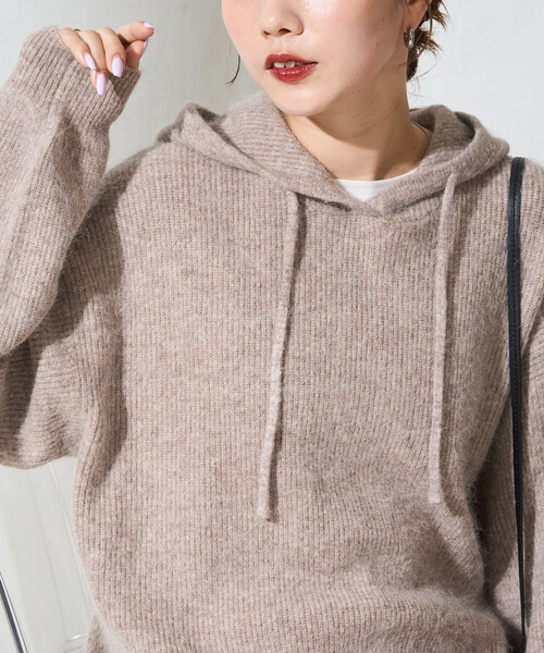 FREAK'S STORE(フリークスストア)の「限定展開 アンゴラミックス フーディ ニット プルオーバー(ニット/セーター・レディース・ブラック/ベージュ/ネイビー/グレー/ナチュラル・フリ-)」の6枚目の写真