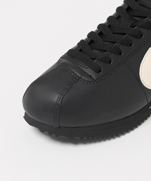 NIKE(ナイキ)の「<NIKE>CORTEZ スニーカー(スニーカー・レディース・ブラック/ホワイト・22.5cm/25cm/23.5cm/24.5cm/23cm/24cm/25.5cm)」の12枚目の写真