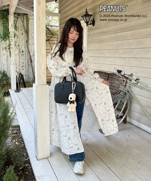 MIIA（ミーア）の「【PEANUTS】スヌーピー総柄ワンピース（ワンピース・レディース・グレー・FREE）」の7枚目の写真