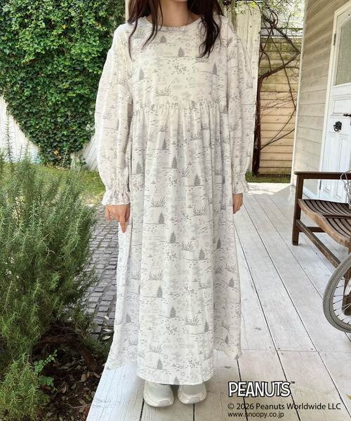 MIIA（ミーア）の「【PEANUTS】スヌーピー総柄ワンピース（ワンピース・レディース・グレー・FREE）」の20枚目の写真