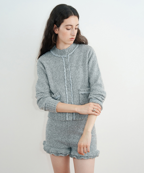 SINOON(シヌーン)の「Color Point Pompom Cardigan (Deep Grey)(カーディガン/ボレロ・レディース・ダークグレー・FREE)」の2枚目の写真