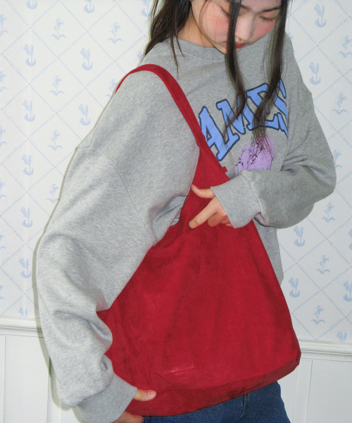 AMESWORLDWIDE（アメスワールドワイド）の「CLASSIC SUEDE SHOULDER BAG RED（ショルダーバッグ・レディース・その他・FREE）」の3枚目の写真