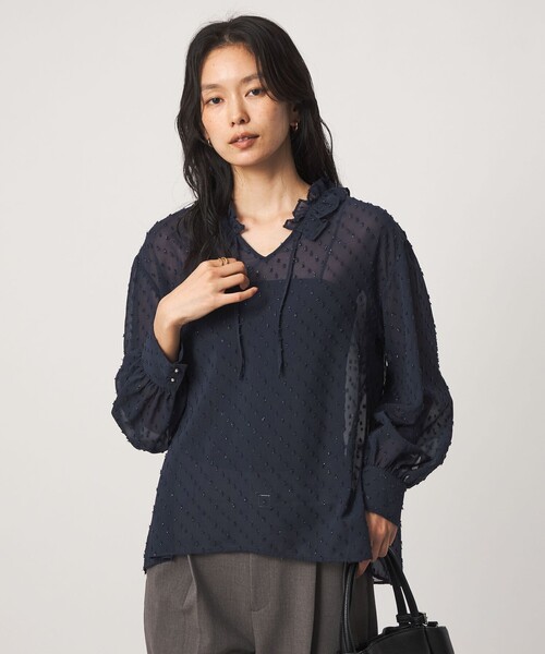 green label relaxing(グリーンレーベルリラクシング)の「シアー フリルネック ブラウス(シャツ/ブラウス・レディース・ネイビー/オフホワイト/ブラック・FREE)」の4枚目の写真