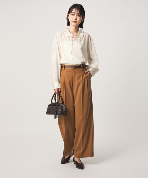 green label relaxing(グリーンレーベルリラクシング)の「シアー フリルネック ブラウス(シャツ/ブラウス・レディース・ネイビー/オフホワイト/ブラック・FREE)」の11枚目の写真