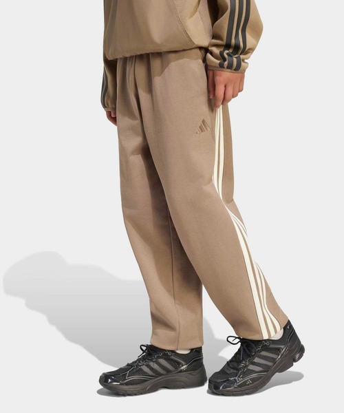 adidas(アディダス)の「アディダス KIT スリーストライプス レギュラー カフパンツ / アディダス adidas(その他パンツ・メンズ・ベージュ・XX-LARGE/3XL/LARGE/MEDIUM/SMALL/X-LARGE/X-SMALL)」の1枚目の写真