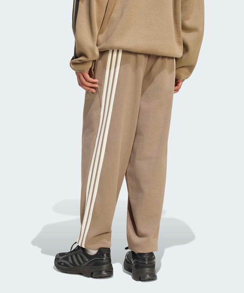 adidas(アディダス)の「アディダス KIT スリーストライプス レギュラー カフパンツ / アディダス adidas(その他パンツ・メンズ・ベージュ・XX-LARGE/3XL/LARGE/MEDIUM/SMALL/X-LARGE/X-SMALL)」の2枚目の写真
