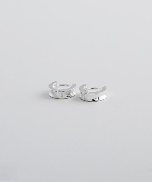 whoseA(フーシー)の「【silver925】Curve Hoop Pierce 10mm / カーブフープピアス10mm(ピアス(両耳用)・メンズ・シルバー/ゴールド・FREE)」の11枚目の写真