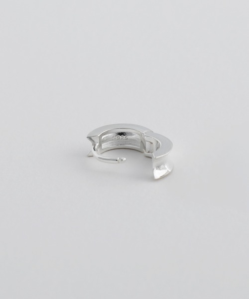 whoseA(フーシー)の「【silver925】Curve Hoop Pierce 10mm / カーブフープピアス10mm(ピアス(両耳用)・メンズ・シルバー/ゴールド・FREE)」の9枚目の写真