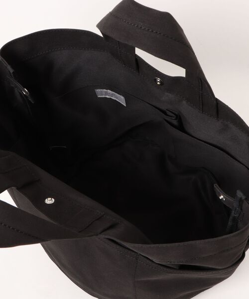 cache cache（カシュ カシュ）の「カシュカシュ cachecache / ポリコットンマルチポケット丸底トートバッグ（トートバッグ・レディース・ライトグレー/カーキ/ブラック・FREE）」の6枚目の写真