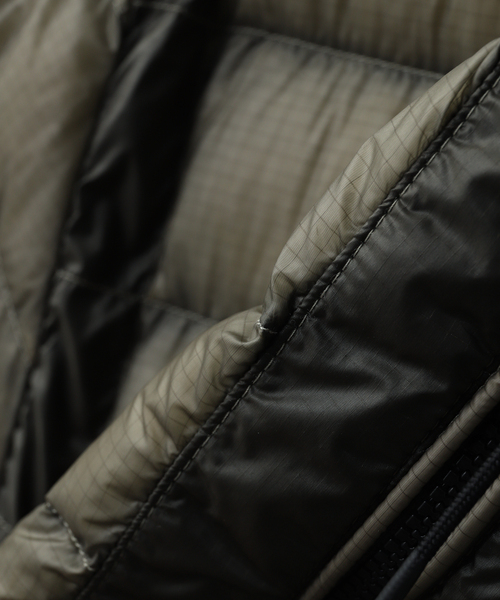 C.P. COMPANY（シーピーカンパニー）の「C.P.Company / シーピーカンパニー D.D. SHELL LENS DOWN JACKET（ダウンジャケット/コート・メンズ・グレー/シルバー・SMALL/MEDIUM/LARGE）」の4枚目の写真