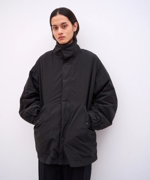 ATON（エイトン）の「【ATON】AIR WEATHER SHORT MODS COAT（モッズコート・メンズ・ブラック/キャメル・6/4/2）」の3枚目の写真