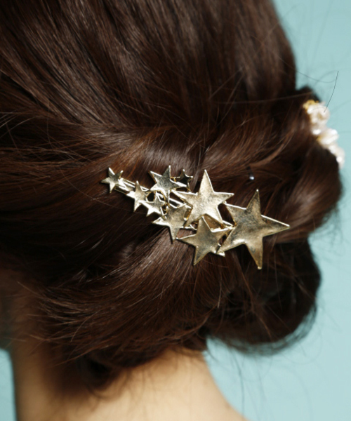 PLAIN CLOTHING（プレーンクロージング）の「人気クリップ再入荷！！ランダムメタルスターヘアクリップ（バレッタ/ヘアクリップ・レディース・シルバー/ゴールド・FREE）」の2枚目の写真