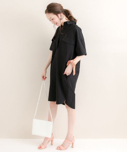 URBAN RESEARCH（アーバンリサーチ）の「UR ポケット付オーバーシャツワンピース（ワンピース・レディース・ブラック/モカ・FREE）」の11枚目の写真