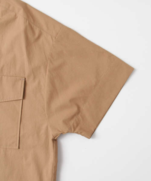 URBAN RESEARCH（アーバンリサーチ）の「UR ポケット付オーバーシャツワンピース（ワンピース・レディース・ブラック/モカ・FREE）」の15枚目の写真