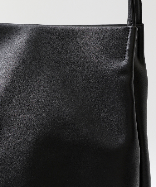 collex(コレックス)の「【NEI】タックフェイクレザートート(トートバッグ・レディース・ブラック/ベージュ・FREE)」の10枚目の写真