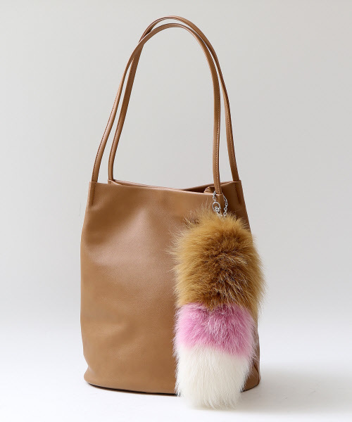 collex(コレックス)の「【NEI】タックフェイクレザートート(トートバッグ・レディース・ブラック/ベージュ・FREE)」の8枚目の写真