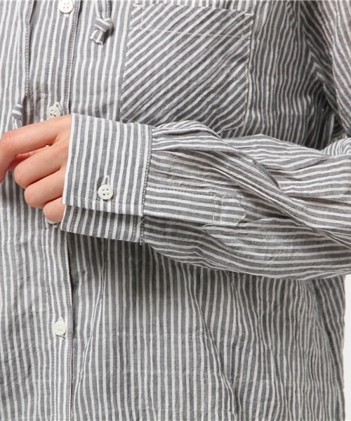 IEDIT（イディット）の「【UVカット８０％以上】ＩＥＤＩＴ　ＬＡＢＯ　さらりＵＶ対策！くしゅっとやわらか素材のシャツパーカー　  （パーカー・レディース・ブラック系その他/ネイビー・MEDIUM/X-LARGE/XX-LARGE/LARGE/SMALL）」の11枚目の写真