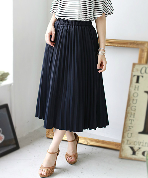 REAL CUBE（リアルキューブ）の「Hunch ウエストゴムシルキープリーツスカート（スカート・レディース・ネイビー/ピンクベージュ/ベージュ・M）」の3枚目の写真