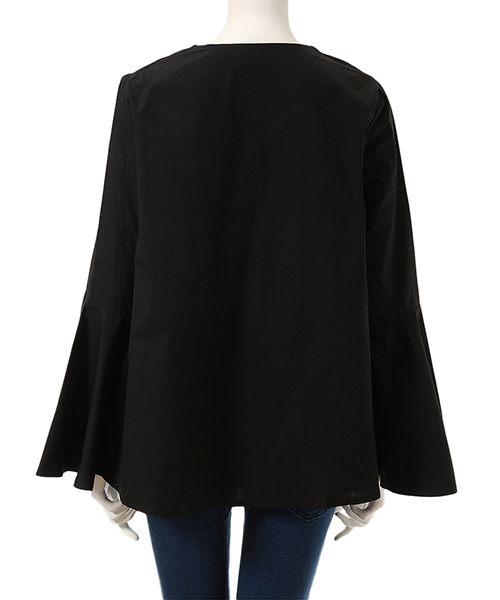 fifth（フィフス）の「フレアスリーブVネックブラウス（シャツ/ブラウス・レディース・ブラック/ホワイト・MEDIUM）」の6枚目の写真