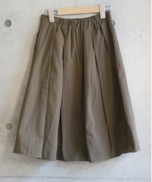 laboratory work（ラボラトリーワーク）の「グログランランダムタックスカート（スカート・レディース・マスタード/カーキ/グリーン・MEDIUM）」の10枚目の写真