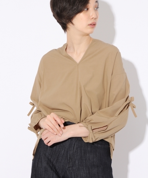 niko and...（ニコアンド）の「CRリボンリボンブラウス（シャツ/ブラウス・レディース・ボルドー/ベージュ/ナチュラル・L/M）」の2枚目の写真