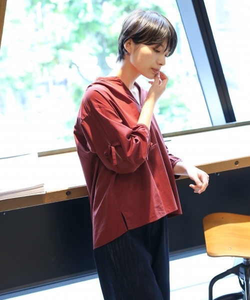 niko and...（ニコアンド）の「CRリボンリボンブラウス（シャツ/ブラウス・レディース・ボルドー/ベージュ/ナチュラル・L/M）」の3枚目の写真