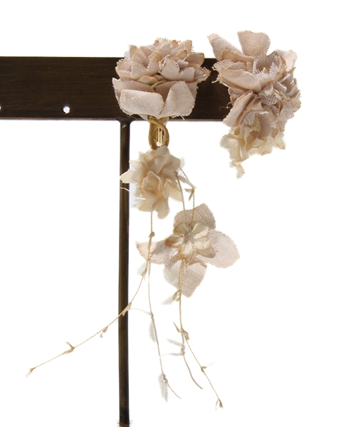 m.soeur（エムスール）の「クララとスズランのイヤリング（イヤリング・レディース・ホワイト・FREE）」の3枚目の写真